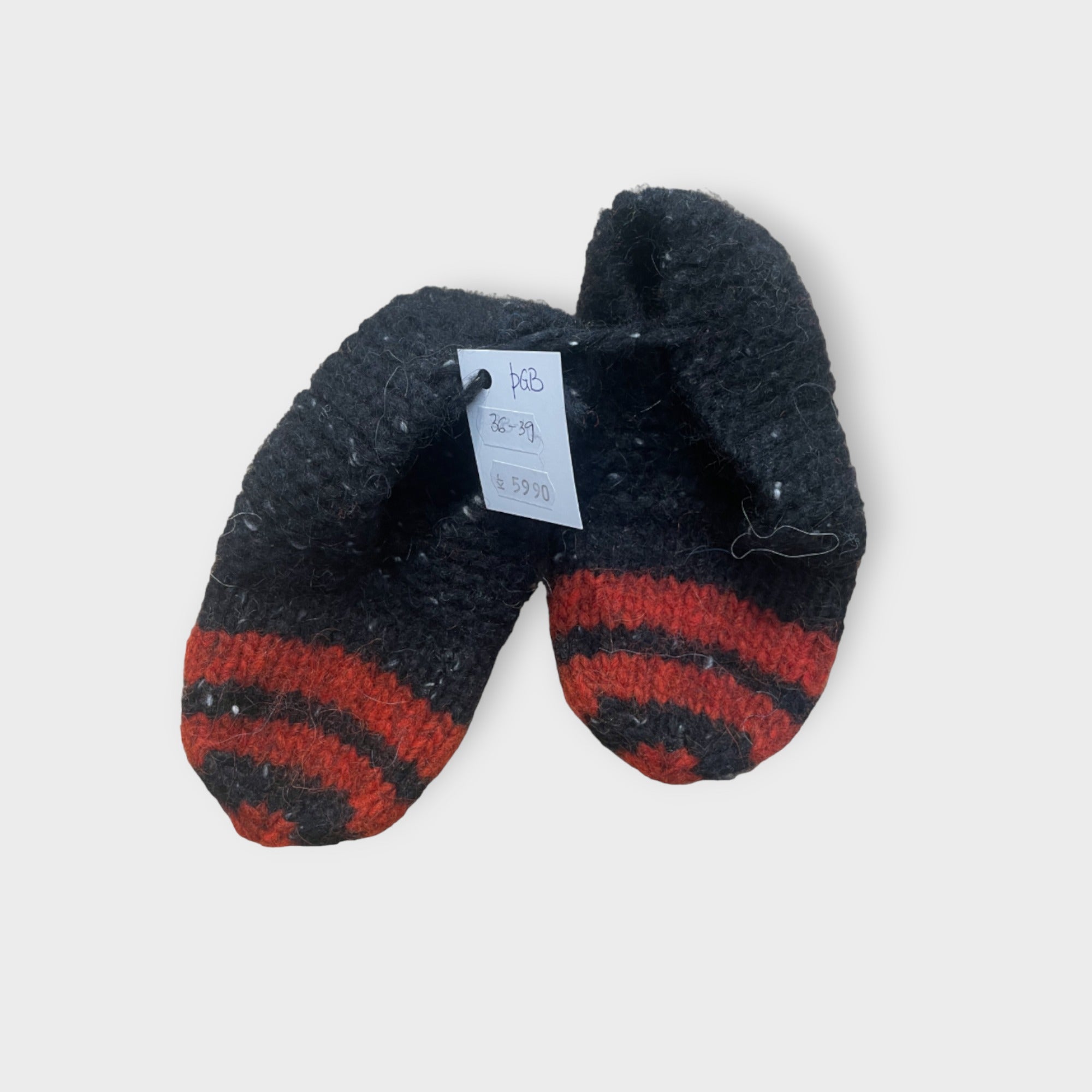 Woolen slippers by Þóra Ben
