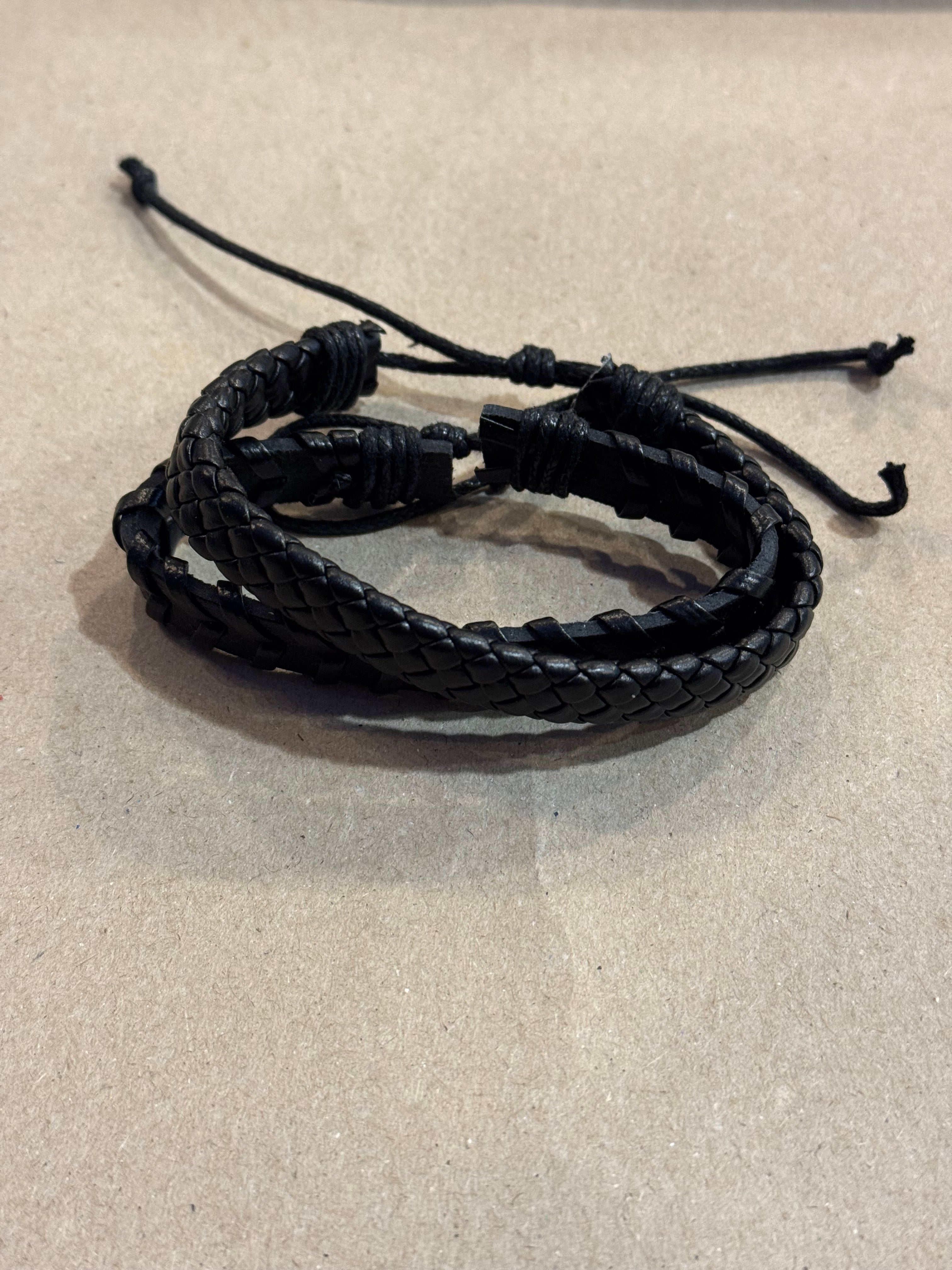 Thiny leather bracelet