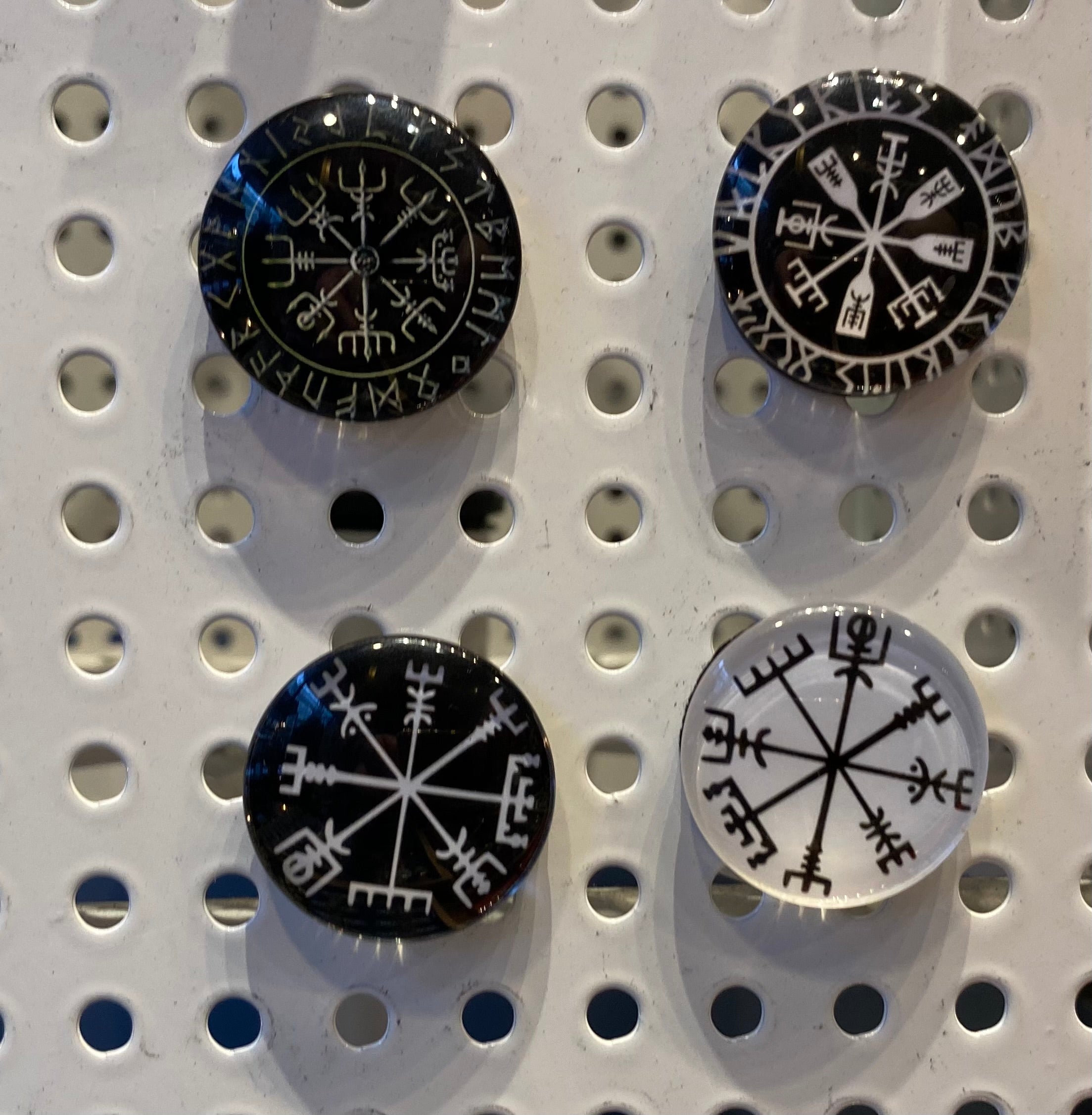 Rune magnet